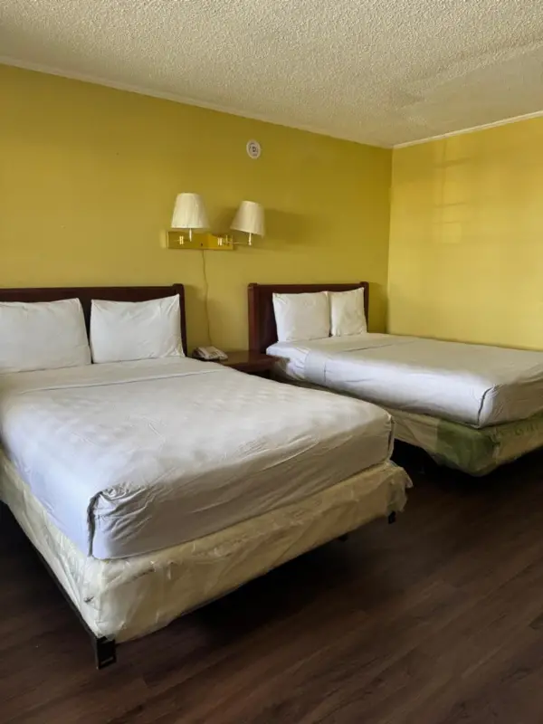 Evergreen Plaza Inn Main image
