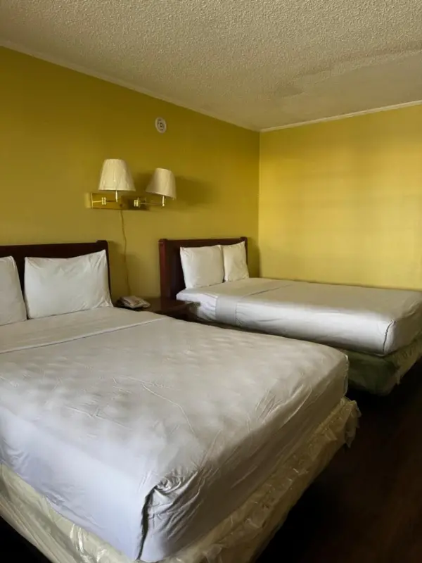 Evergreen Plaza Inn Main image